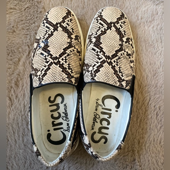 Circus By SamEdelman Loafer - Picture 2 of 4